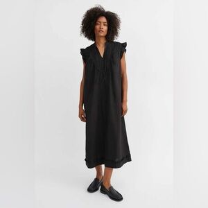 Skall Studio Robe Aurora in Black